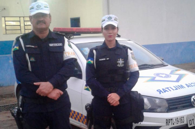 Policiais militares do Batalhão de Trânsito salvam criança que teve parada respiratória Policiais militares do Batalhão de Trânsito salvam criança que teve parada respiratória
