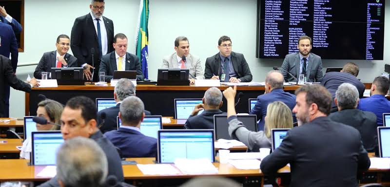 Previdência dos militares: comissão da Câmara aprova mudanças nas regras de aposentadoria Previdência dos militares: comissão da Câmara aprova mudanças nas regras de aposentadoria