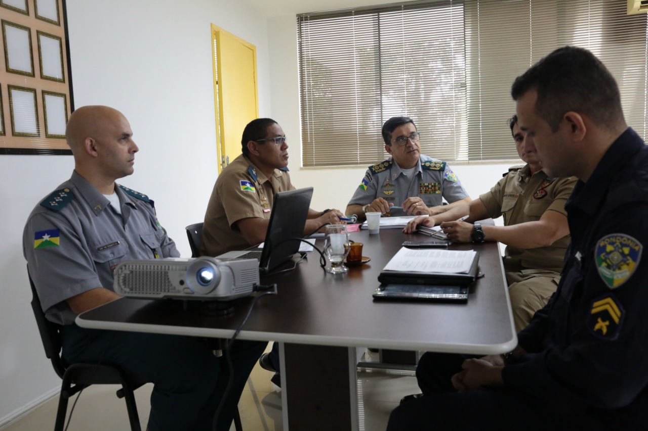 RONDÔNIA: PM e BM discutem alteração no Estatuto dos militares RONDÔNIA: PM e BM discutem alteração no Estatuto dos militares