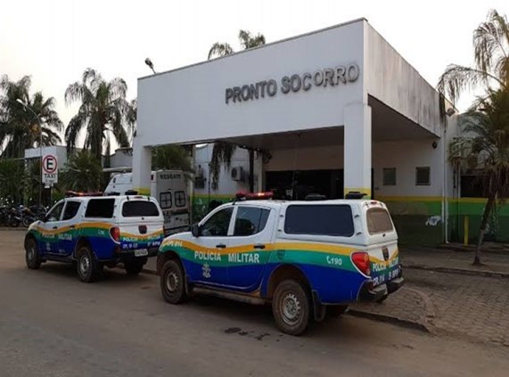 SEM GUINCHO: PM é hospitalizado ao sofrer acidente quando embarcava moto roubada em viatura SEM GUINCHO: PM é hospitalizado ao sofrer acidente quando embarcava moto roubada em viatura